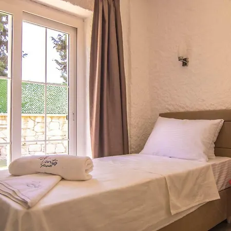 فندق مبيت وإفطار لي فنت ألكاتي